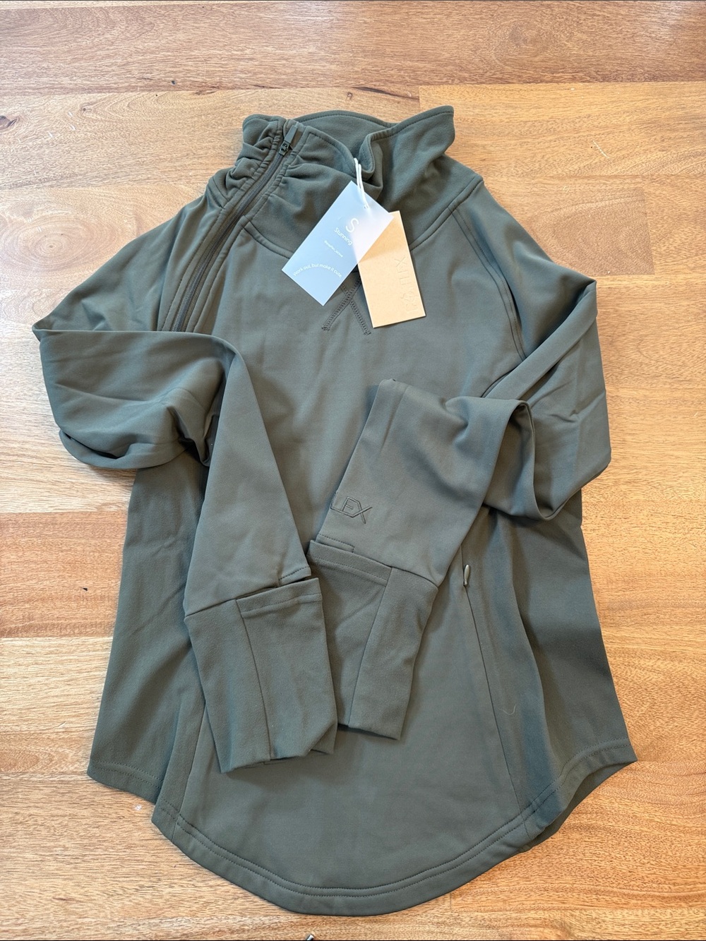 POPFLEX - chasing pavements mockneck pullover - Small